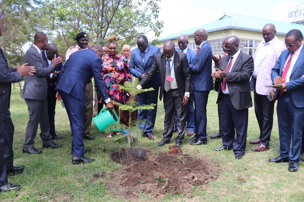 egerton-university-gets-milk-cooler